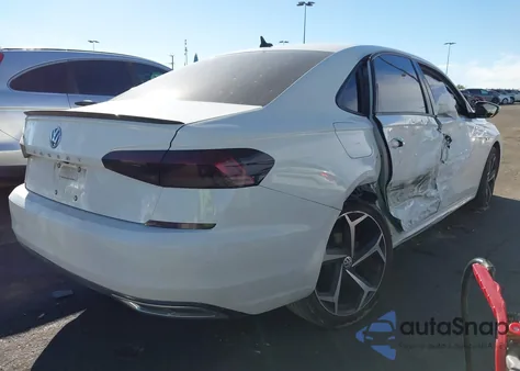 2020 Volkswagen Passat 2.0T R-Line z USA, uszkodzony, nr VIN 1VWMA7A39LC014334